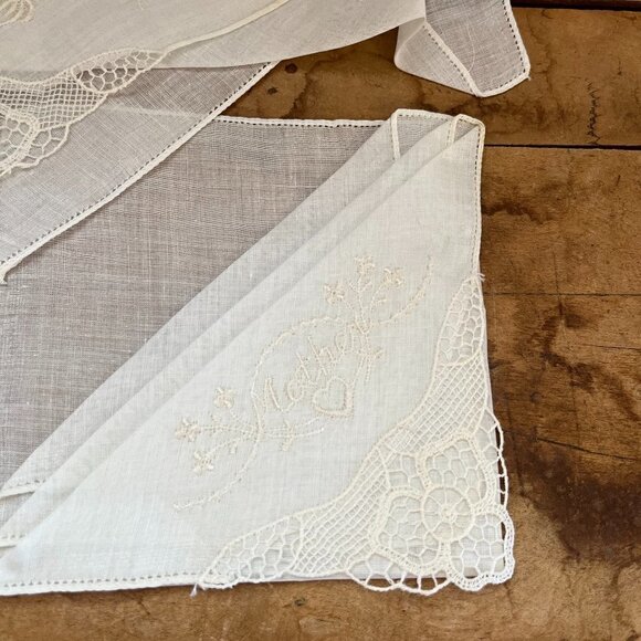 Vintage Set of 3 30s Mother Hand Embroidered Hankie Lace Handkerchief - Picture 3 of 12